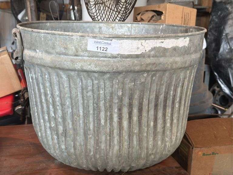 Galvanized Metal Ribbed Wash Tub image