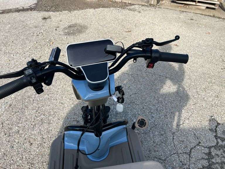 Electric tricycle  0