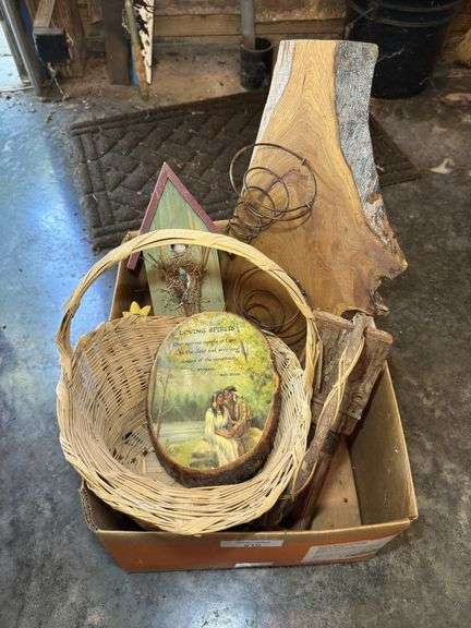 Mixed Decorative Home Items image