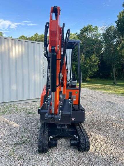 Mini Excavator  DM20 (damage on Canopy Post) image