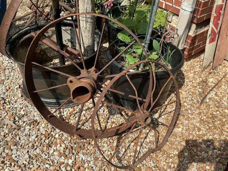 Decorative Metal Wagon Wheels image