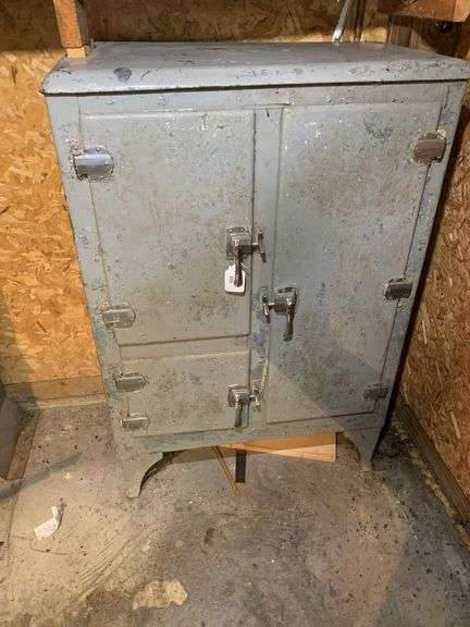 Metal Ice Box Cabinet image
