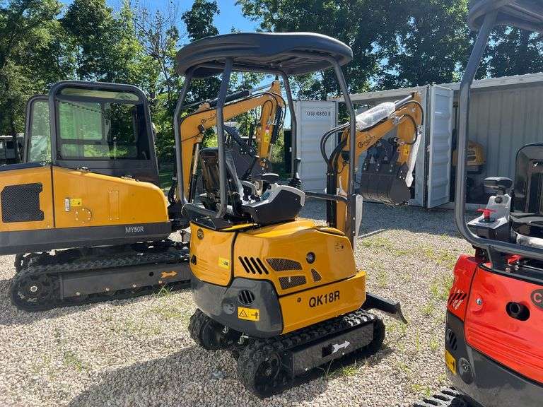 Mini Excavator  QK18R image