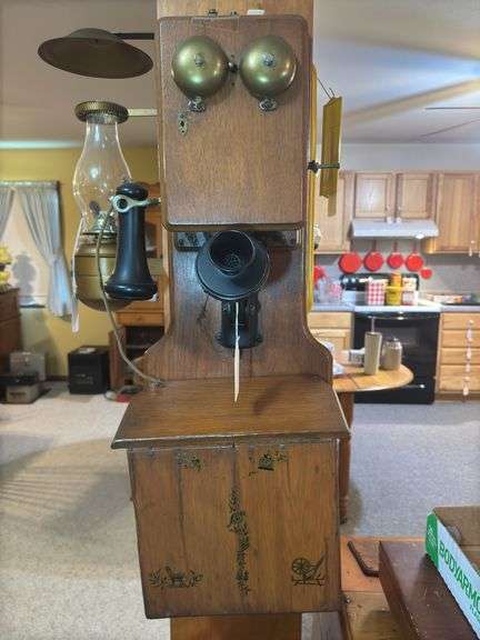 Swedish American Telephone Co. Western Wall Telephone image