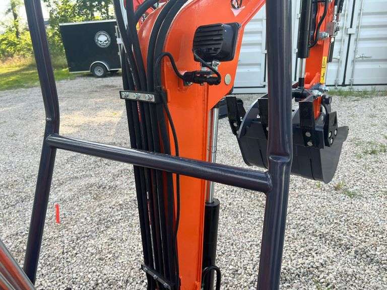 Mini Excavator  DM20 (damage on Canopy Post)