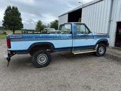 1985 Ford F 250 4x4 pickup