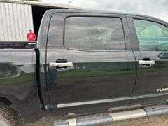 2012 Toyota Tundra 4x4 TRD Off Road, Limited
