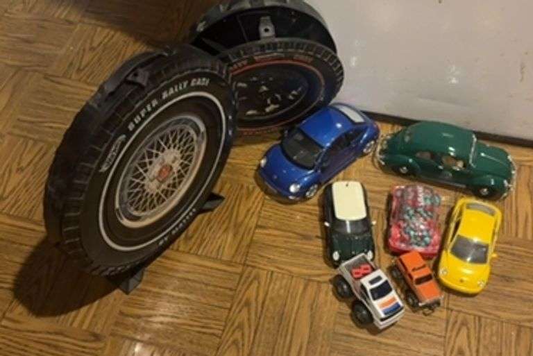 Hot Wheels Rally Case with Diecast Car Collection image