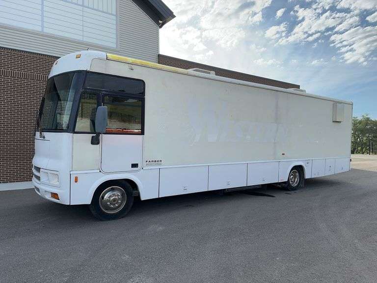 2001 Ford/Winnebago/Farber Specialty Vehicles mobile training unit bus. image