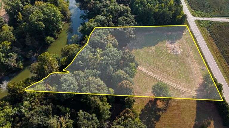 2.89± acres on the Chattooga River image