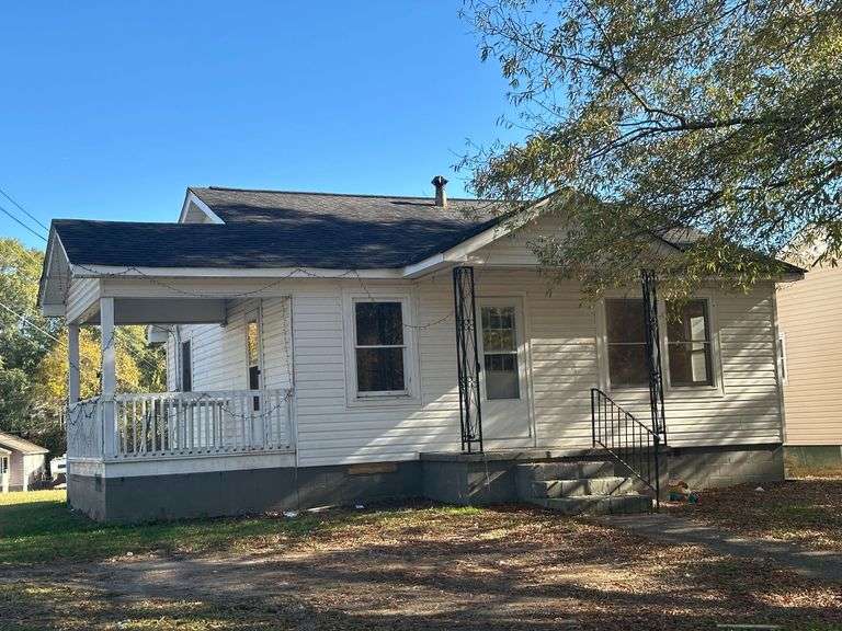 SFR Home located at 320 Reynolds St (J13W 108) image