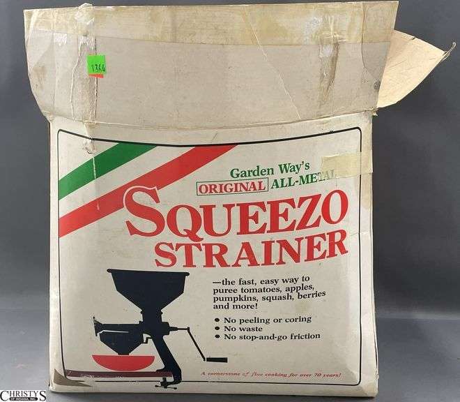 Squeezo Strainer with booklet image