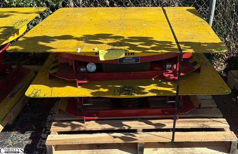 Spring pallet positioner skid is included image