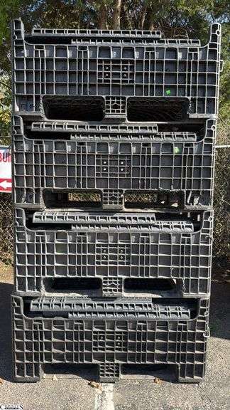 4 Plastics Folding Crates some wear image