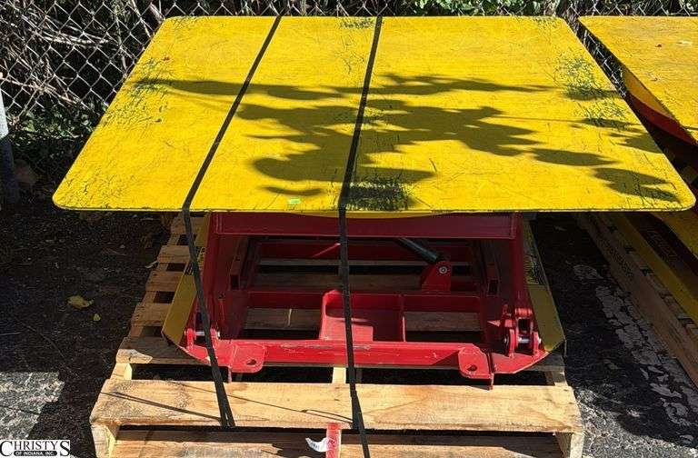 Spring pallet positioner skid is included image
