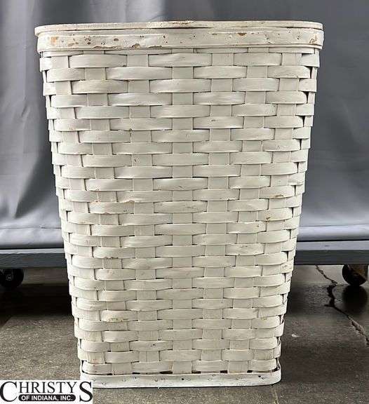 Hamper 19x24 filled with Towels