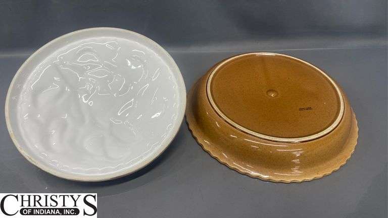 Pottery Pie Plate with Lemon Motif 12" Round