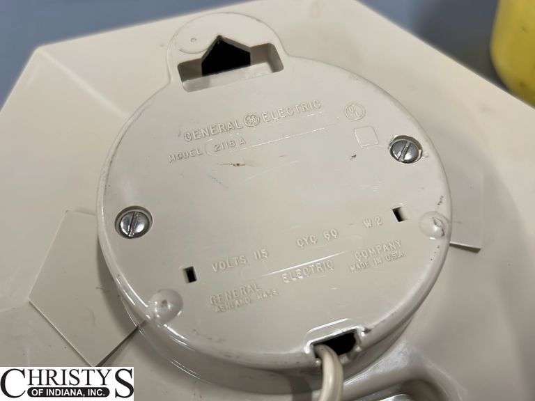 Electric GE Wall Clock, Hull and Other Planters, Largest 7.5x5