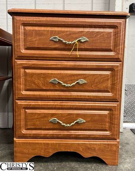 Night Stand, 3 Drawer, Some Wear 22x17x29