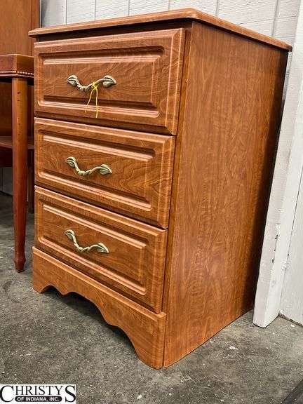 Night Stand, 3 Drawer, Some Wear 22x17x29