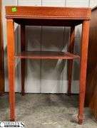 Hepplewhite-Style Side Table 18x18x27