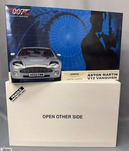 1:12 Scale Kyosho Aston Martin V12 Vanquish Die-Cast Model Car image