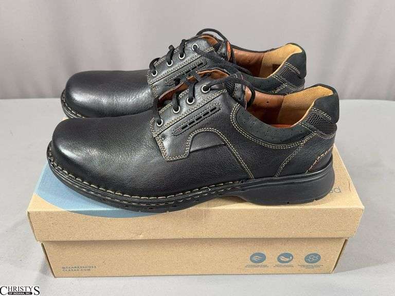Clark's Men's Black Leather Shoe Size 12 D-Medium in Original Box.  These shoes look to be not worn. image
