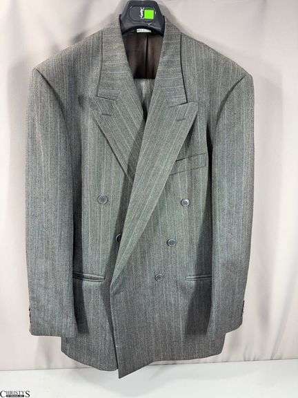 Gray Studio Milano Made in Italy 2-Piece Suit.  Jacket Marked Cashmere and Wool and Trousers are Marked 52.  There are no other size markings. Italian Size 52 is Equivalent to US Size 36   The trousers look to be about a 34-36 Size. image
