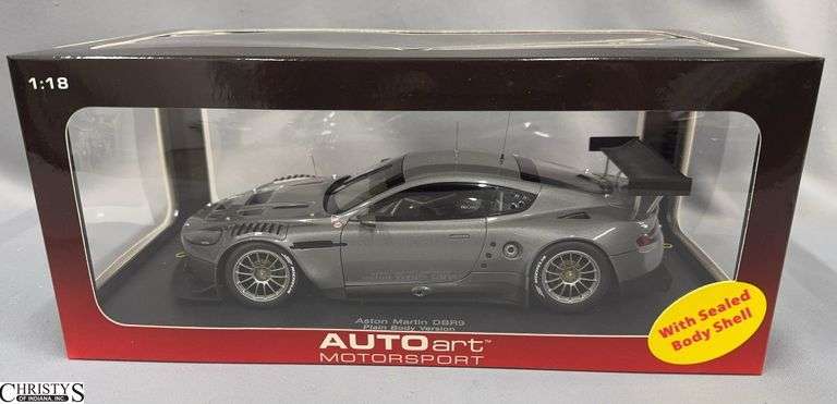 Autoart Aston Martin DBR9 1:18 Scale Model image