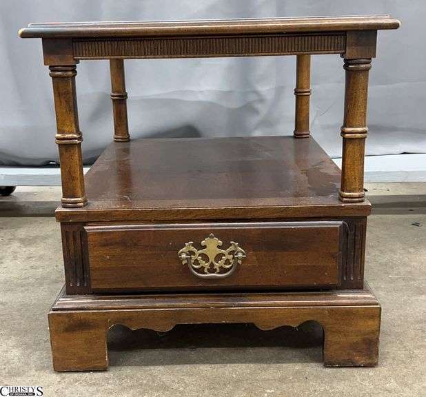 Single Drawer Side Table - 21" x 26" x 22" image