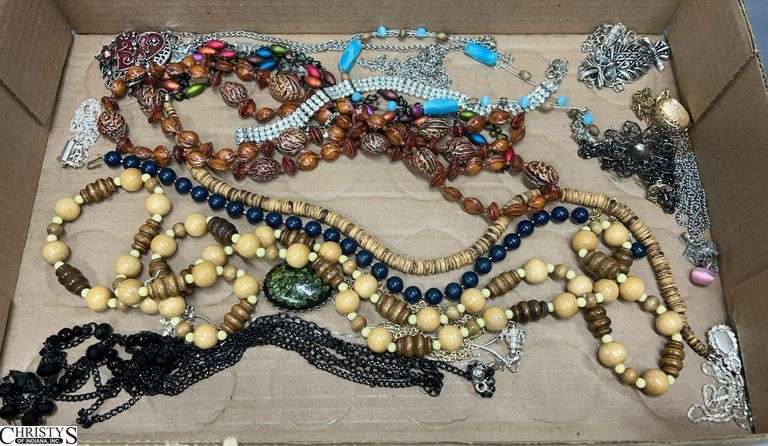 Approx. 20 Necklaces