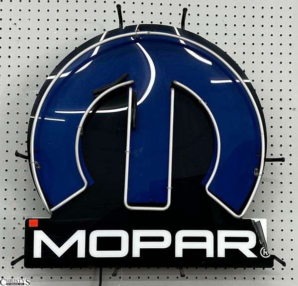 Mopar Neon Shop Light - 26" x 7" x 25" - lower right corner is damage, flickers on does not stay light