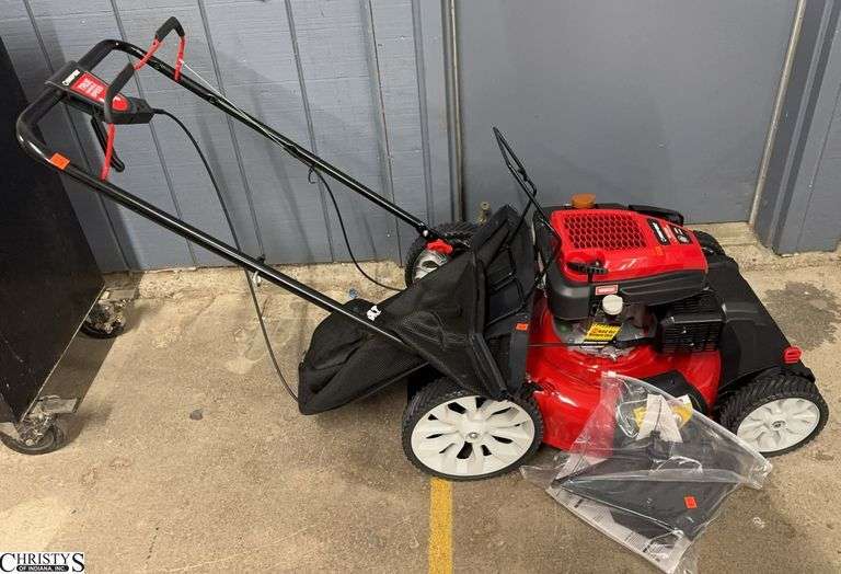 Store Return / Shelf Pull Troy Bilt 21" Cut Push Mover TB230C image