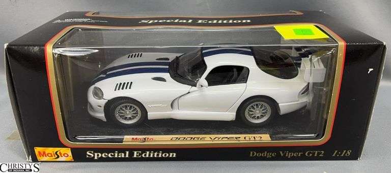 Maisto Special Edition Dodge Viper GT2 1:18 Diecast Model image