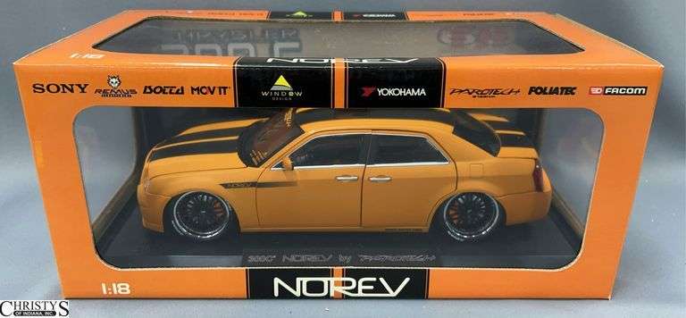 Norev Parotech 300c Chrysler 1:18 Scale Die Cast Collectible image