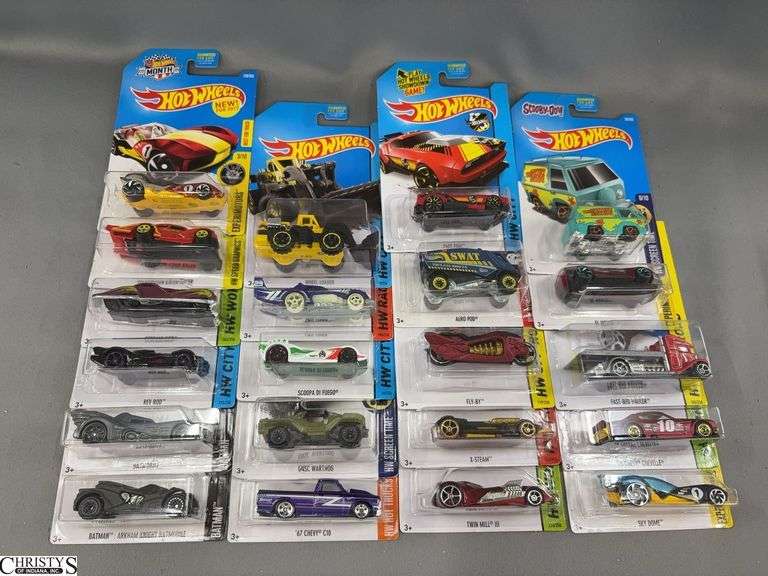 21 Hot Wheels Assorted Car Collection image