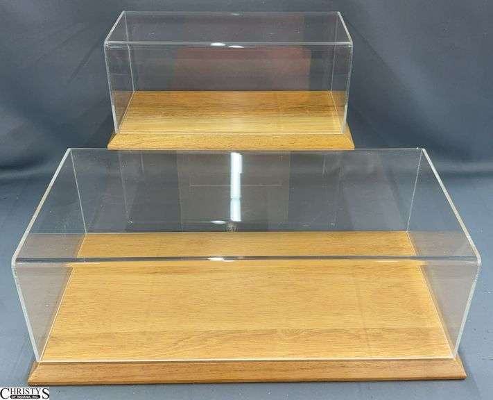 Display Cases for Collectible Cars: 1976 Porsche 934 RSR & James Bond Aston Martin image