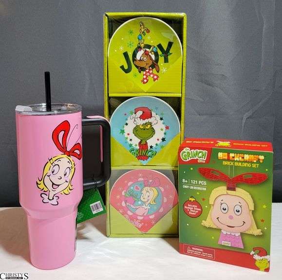 Set of 3 Mini Grinch Plates and Cindy-Lou Tumbler and Brick Building Set image