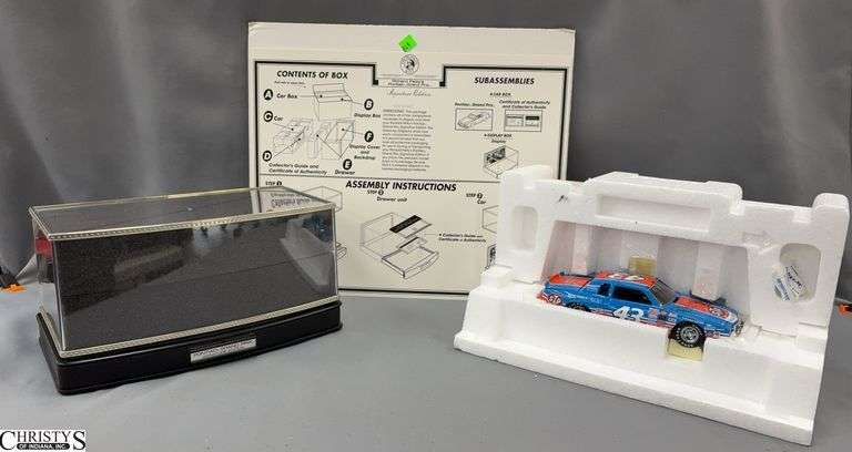 The Franklin Mint Richard Petty's Pontiac Grand Prix Signature Edition Model Car image