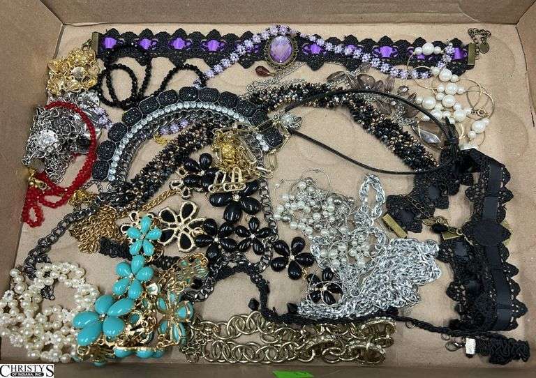 Approx. 20 Necklaces