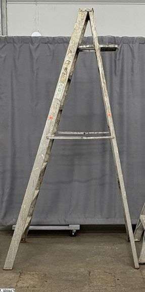 92" Aluminum Ladder image