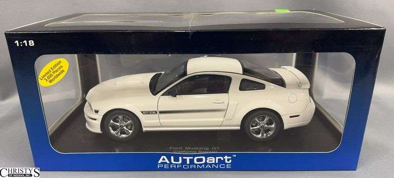 Autoart Ford Mustang GT California Special 1:18 Scale Diecast Model Car image