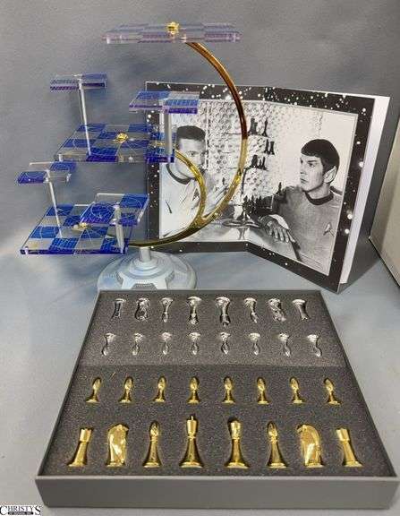 Star Trek Tridimensional Chess Set - The Franklin Mint image