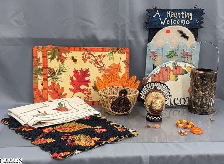 Halloween/Thanksgiving Decor - 19" of largest piece image