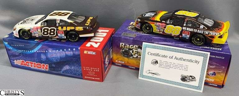 Dale Jarrett #88 UPS 2001 Ford Taurus 1:24 Scale Diecast Cars image