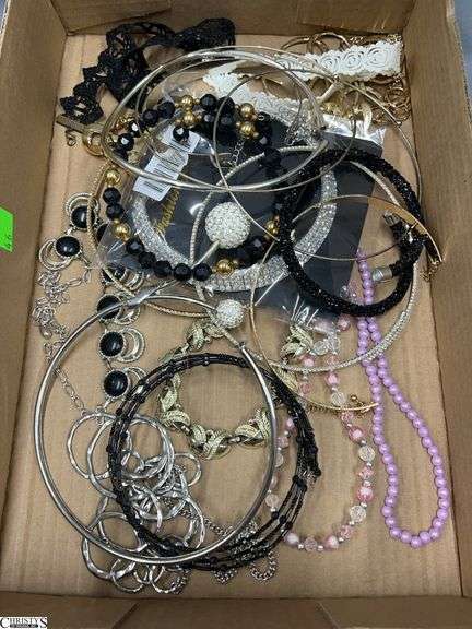 Approx. 22 Necklaces