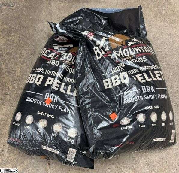 2 Bear Mountain 20lb Bags of BBQ Pellets Wear to The Packaging image