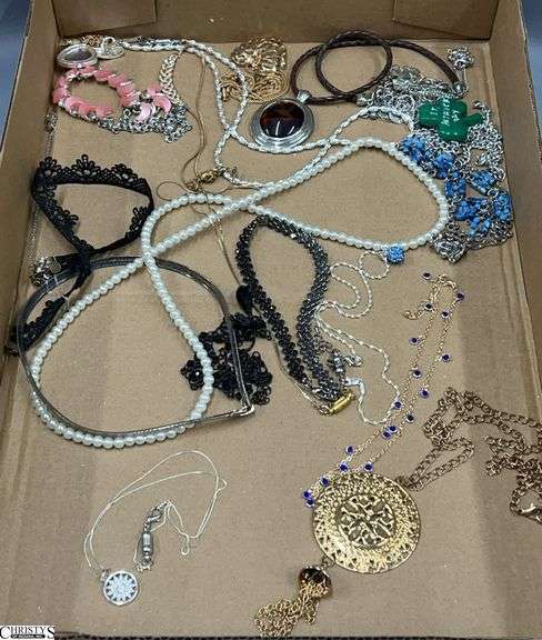Approx. 20 Necklaces