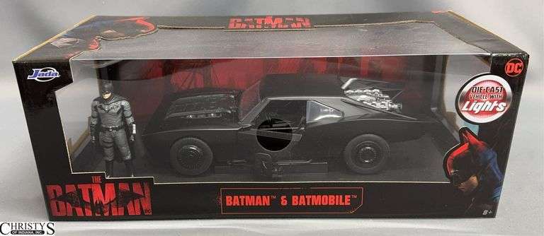 Jada Toys The Batman & Batmobile Diecast Vehicle with Lights, Figure image