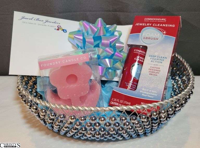 Jewel Box Jewlers in Zionsville $100 Gift Card in Silver & Blue Basket w/ Jewelry Cleaner & Foundry Candle image